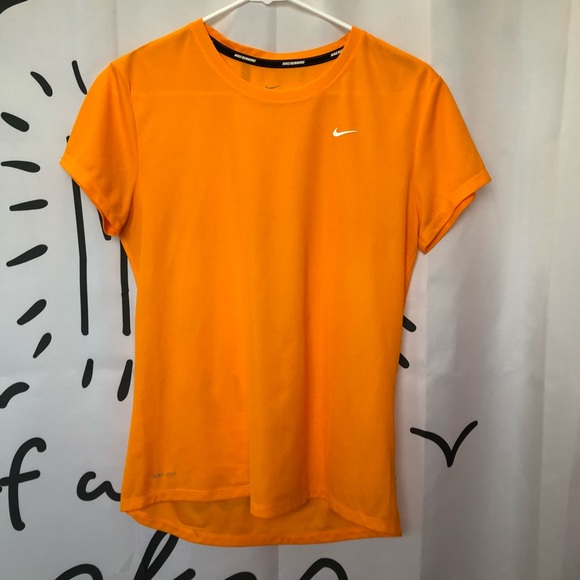 nike orange shirt womens